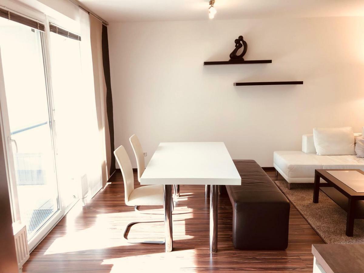 25h GARDEN Apartment LUXURY PLUS private Beach Neusiedl am See Exterior foto
